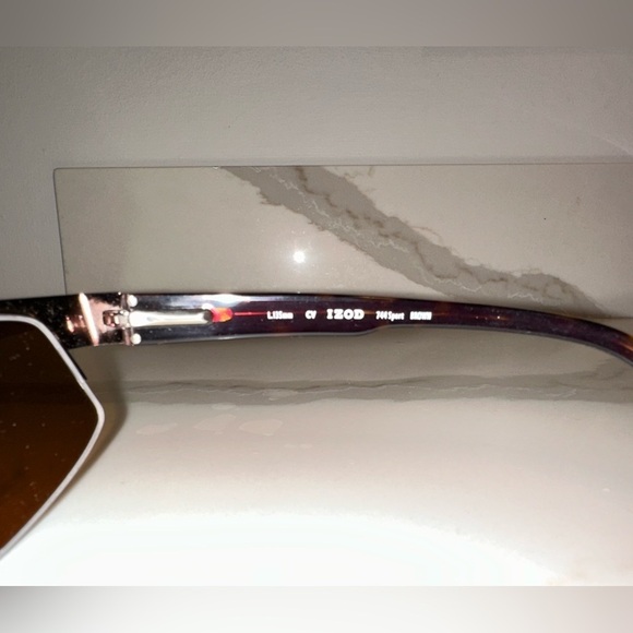 Izod 744 Sport Brown Polarized Men’s Sunglasses - Picture 11 of 16